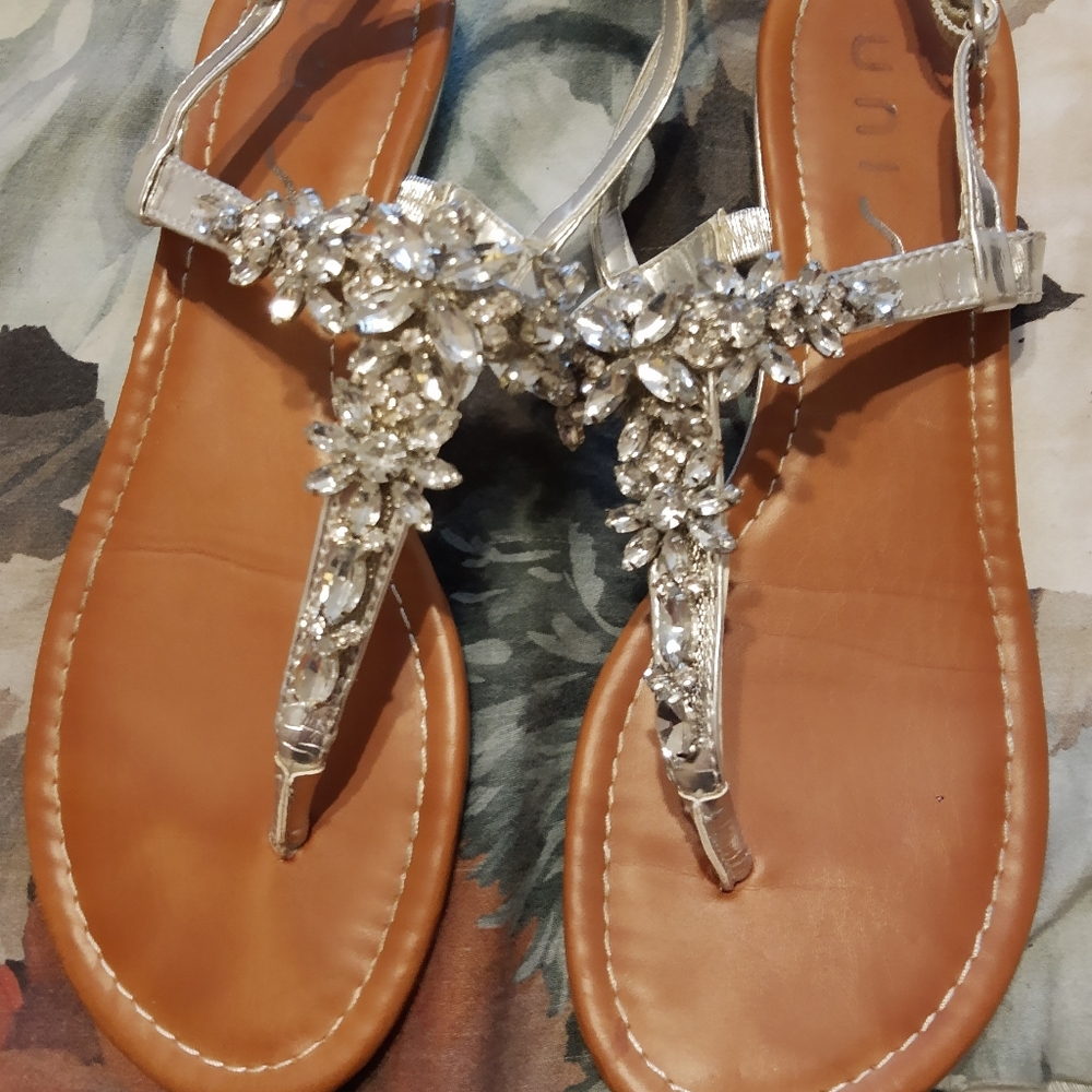 7.5 Unisa Silver Sandals
